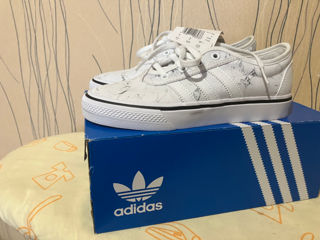 Adidas original negri m.38(uk4 )noi -700 leAdidas albi original m.36 2/3(uk4 )noi -700 lei foto 1