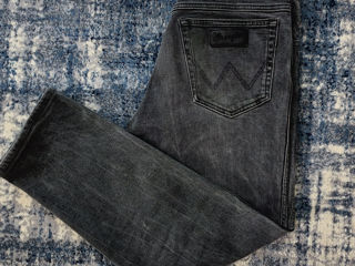 Se vinde ! Jeans blugi wrangler straight  foto 0