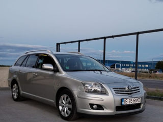 Toyota Avensis foto 1