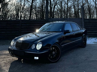 Mercedes E-Class foto 2