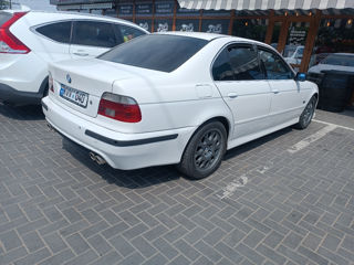 BMW 5 Series foto 3