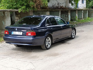 BMW 5 Series foto 2