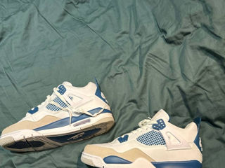 Jordan 4 Retro military blue foto 1