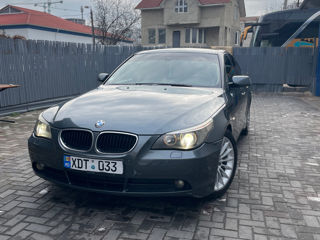 BMW 5 Series foto 3