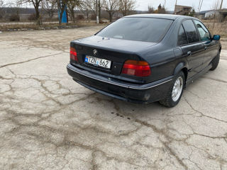 BMW 5 Series foto 4