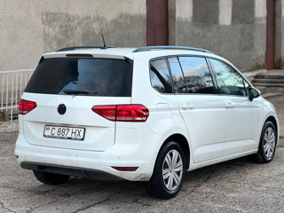 Volkswagen Touran foto 3