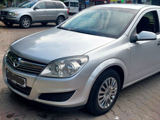 Opel Astra foto 1