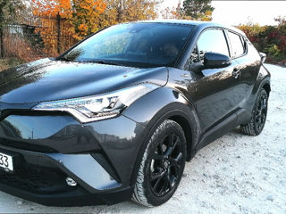 Toyota C-HR foto 1