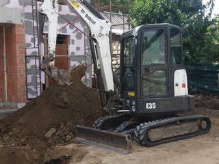 Excavator/ Bobcat/ compactor foto 2