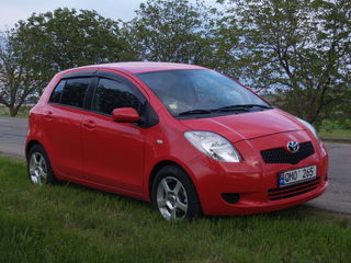 Toyota Yaris foto 1