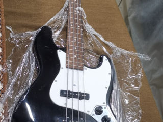 Electric Bass Guitar Aria