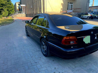 BMW 5 Series foto 8