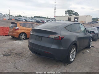 Tesla Model Y foto 7