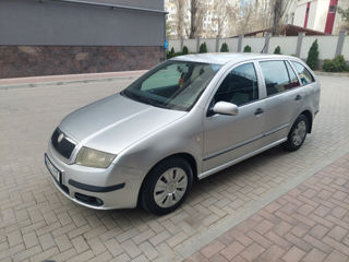 Skoda Fabia foto 2