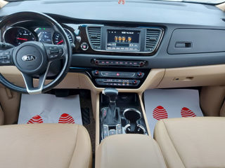 KIA Carnival foto 12