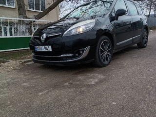 Renault Grand Scenic foto 2