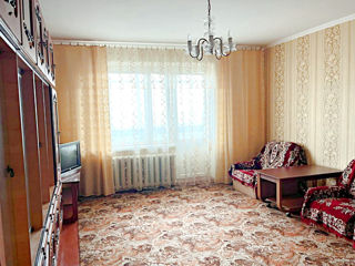 Apartament cu 4 camere, 80 m², Botanica, Chișinău foto 2