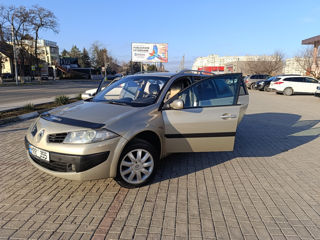 Renault Megane foto 2