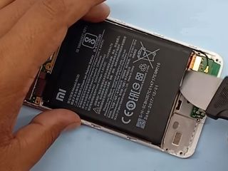 Xiaomi RedMi 5 Bateria nu se încarcă? O vom înlocui fără probleme! foto 1