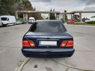 Mercedes E Class foto 6