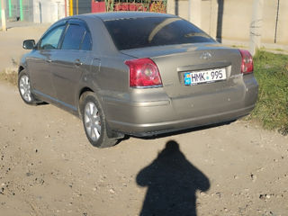 Toyota Avensis foto 3