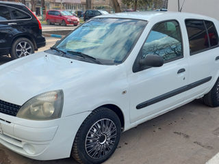 Renault Clio foto 4