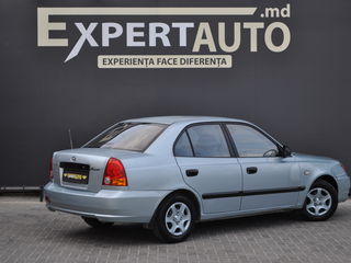 Hyundai Accent foto 7