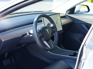 Tesla Model 3 foto 7