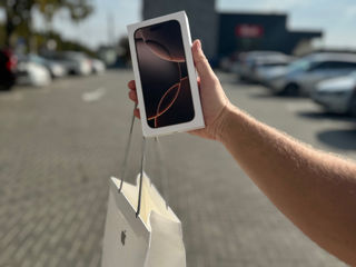 iPhone 16 Pro 128GB Desert Titanium foto 2