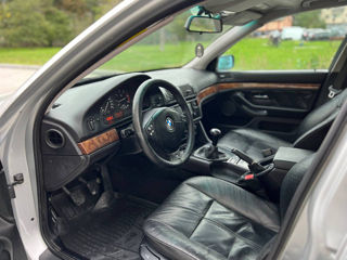 BMW 5 Series foto 7