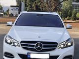 Mercedes Benz, alb si negru, ore/zi! foto 3