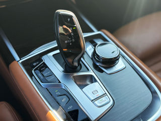 BMW 7 Series foto 11