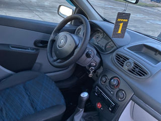 Renault Clio foto 10