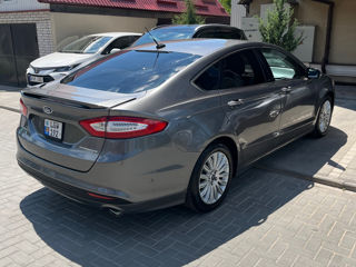 Ford Fusion foto 1