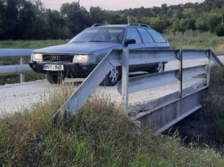 Audi 100