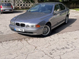 BMW 5 Series foto 2