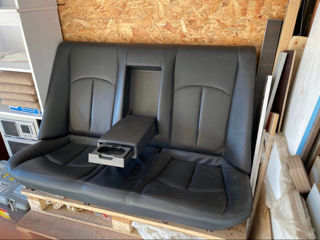 Scaun E211 spate