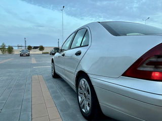 Mercedes C-Class foto 6