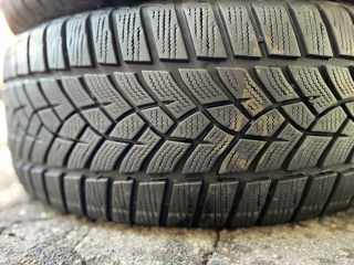 R17 215/55 GoodYear UltraGrip Performance a.2022 foto 2