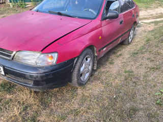 Toyota Carina foto 4