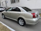 Toyota Avensis foto 1