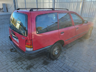 Nissan Sunny foto 2