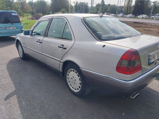 Mercedes C-Class foto 10