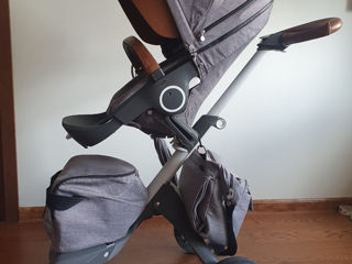 Продам детскую коляску б/у stokke v5