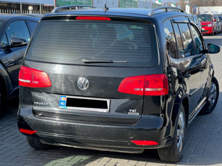 Volkswagen Touran foto 3