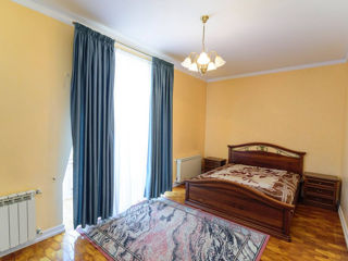 Apartament cu 4 camere, 190 m², Centru, Chișinău foto 1