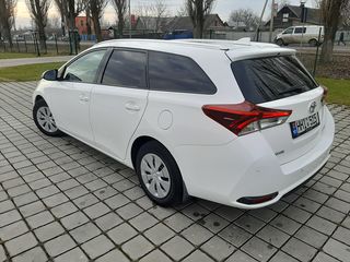 Toyota Auris foto 1