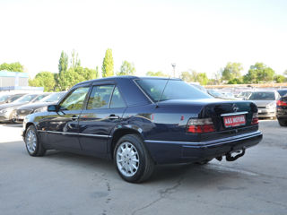 Mercedes Series (W124) foto 4