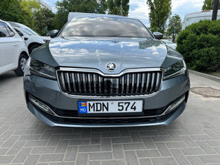 Skoda Superb foto 2