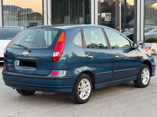 Nissan Almera Tino foto 4